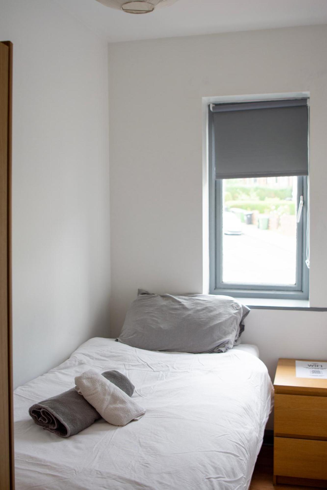 Well-Equipped 4 Bedroom House Close To City Centre Leeds  Extérieur photo