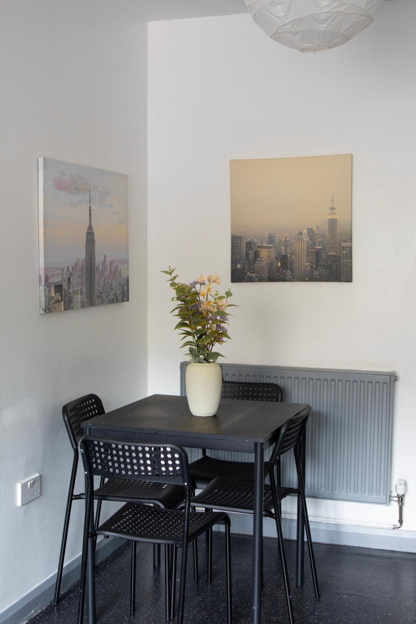 Well-Equipped 4 Bedroom House Close To City Centre Leeds  Extérieur photo