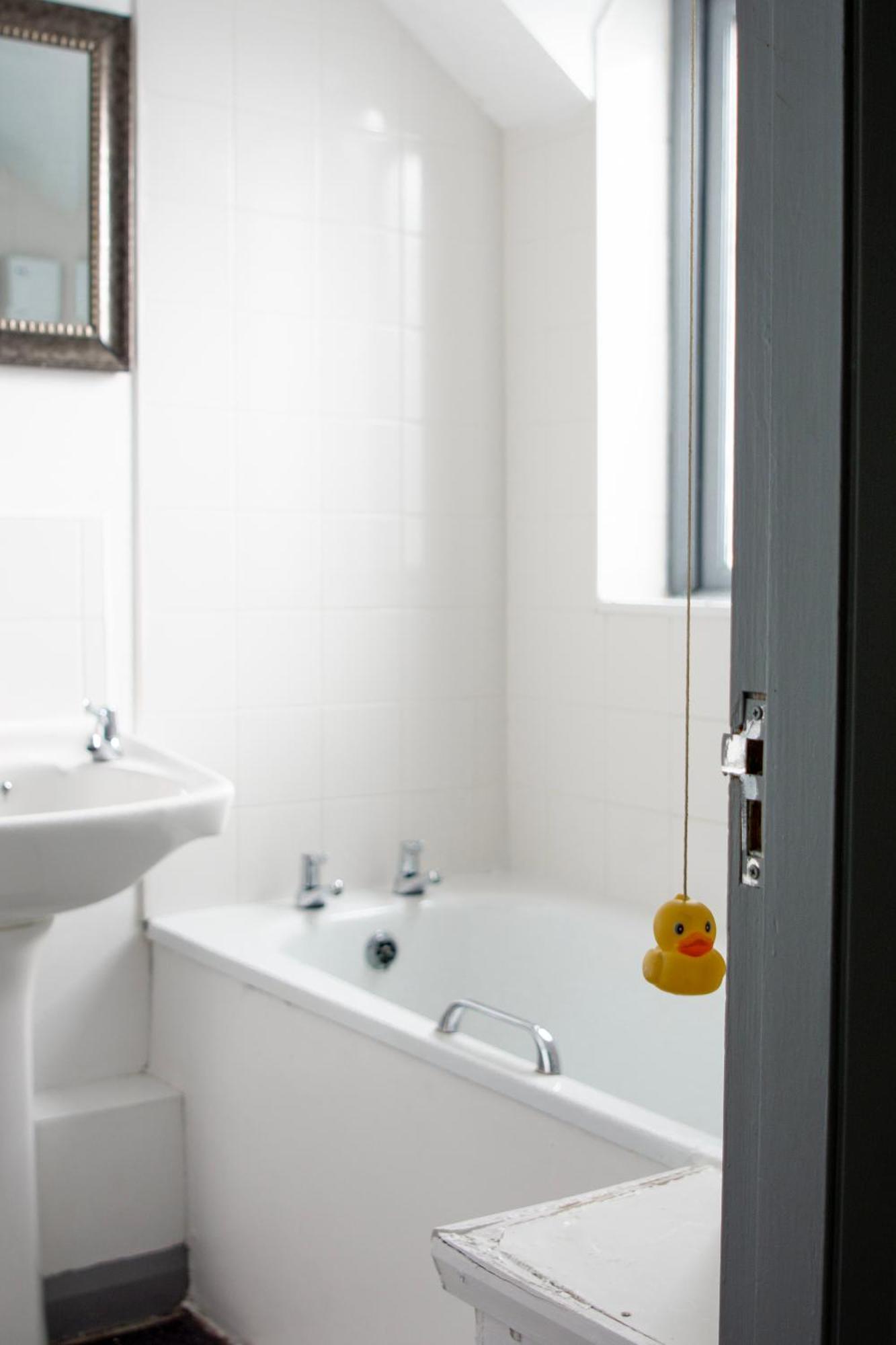 Well-Equipped 4 Bedroom House Close To City Centre Leeds  Extérieur photo